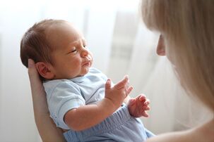 Een pasgeboren baby kan zijn geïnfecteerd met HPV